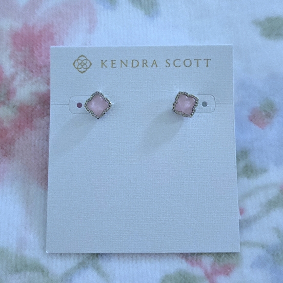 Kendra Scott Jewelry - Kendra Scott "Mallory" Rose🌹 Quartz Stud Earrings - NWT
